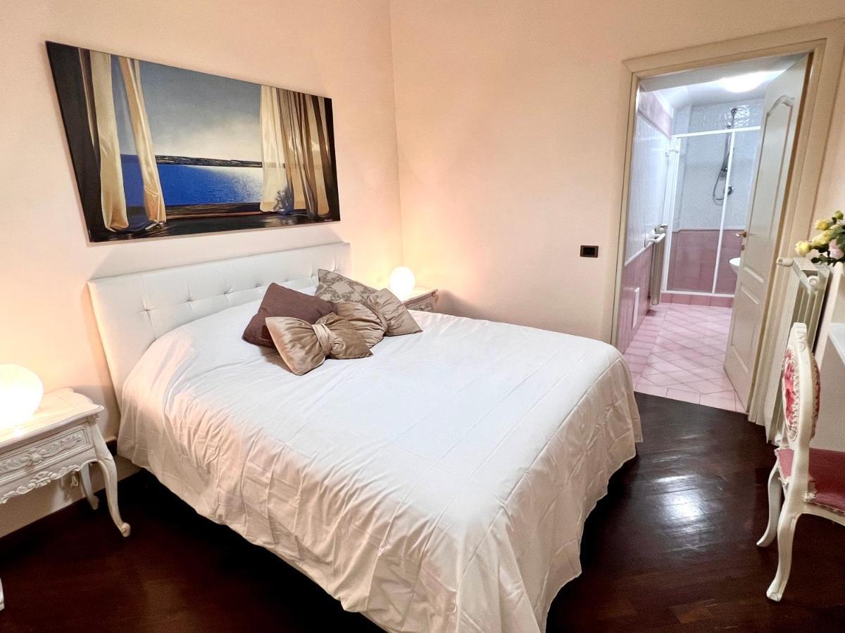 Appartement Domus Elena - Plebiscito à Naples Extérieur photo