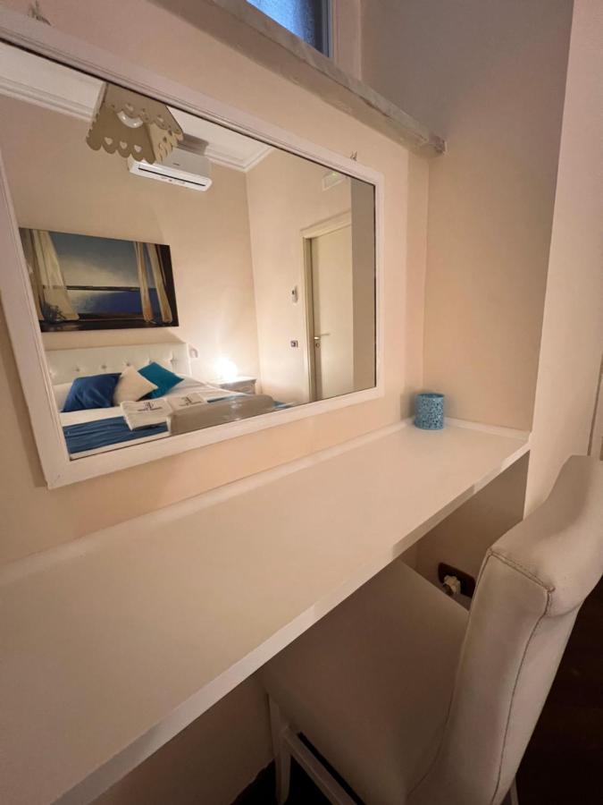 Appartement Domus Elena - Plebiscito à Naples Extérieur photo
